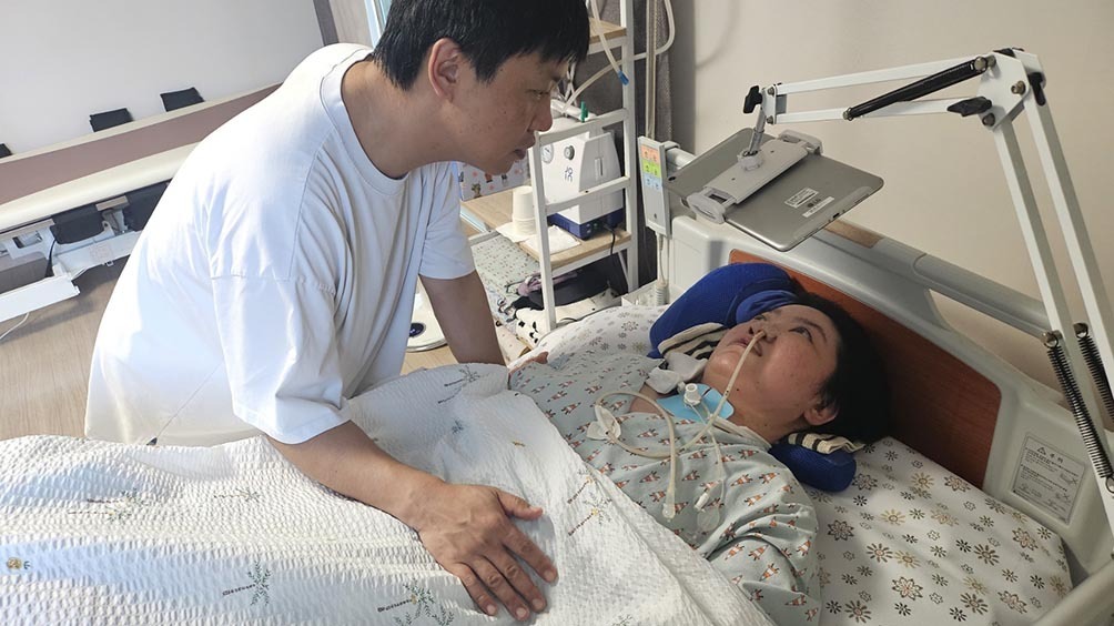 [사랑이 피어나는 곳에] 5년 전 쓰러진 세 아이 엄마 현실씨 - 뉴스 썸네일 이미지