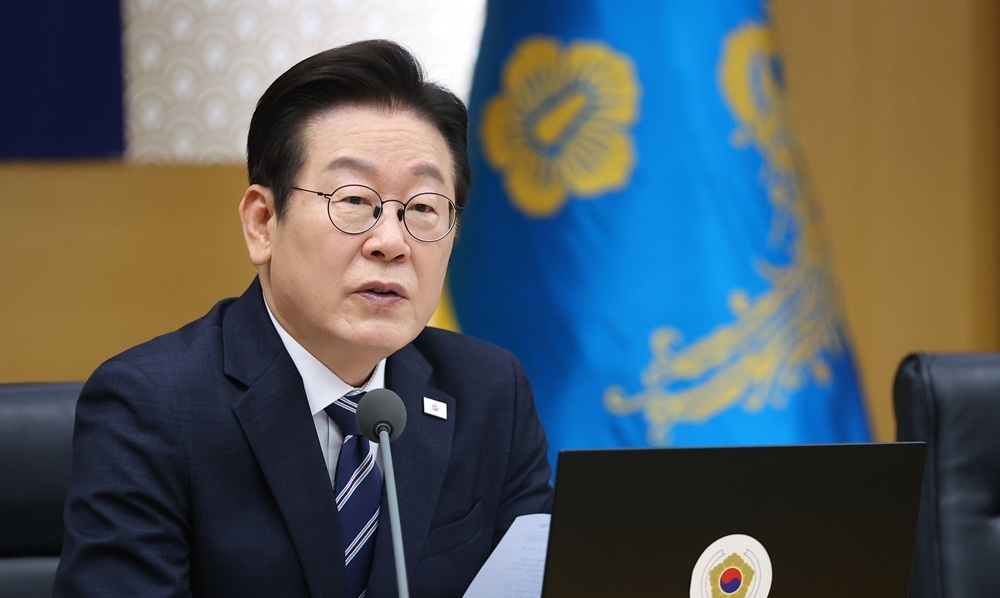 이 대통령, <b>통일교 금품</b> 의혹에 "여야 관계없이 <b>엄정 수사</b>"