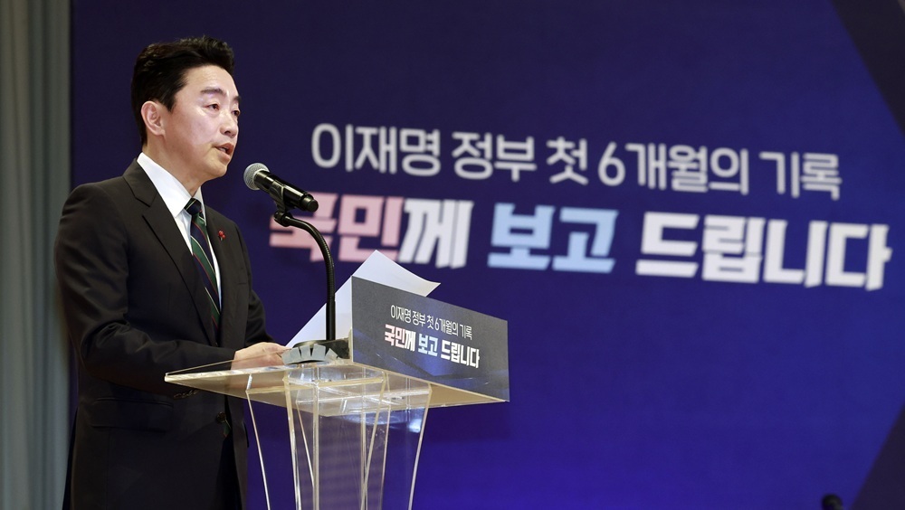 강훈식 "<b>성탄절</b> 즈음 <b>청와대</b>로 <b>이전</b> 마무리"